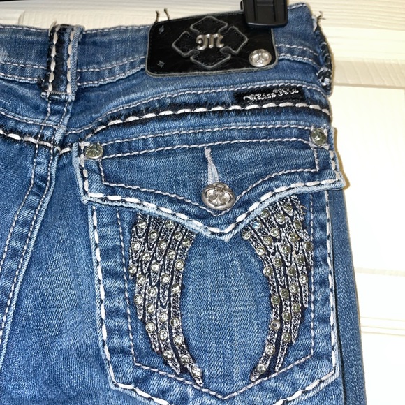 Buckle “Miss Me” Angel Wing Jeans - Picture 3 of 6